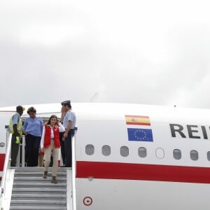 La reine Letizia d'Espagne à l'aéroport de Beira lors de sa visite officielle au Mozambique le 30 avril 2019