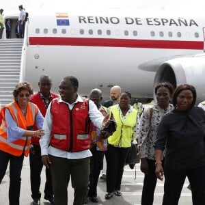 La reine Letizia d'Espagne à l'aéroport de Beira lors de sa visite officielle au Mozambique le 30 avril 2019