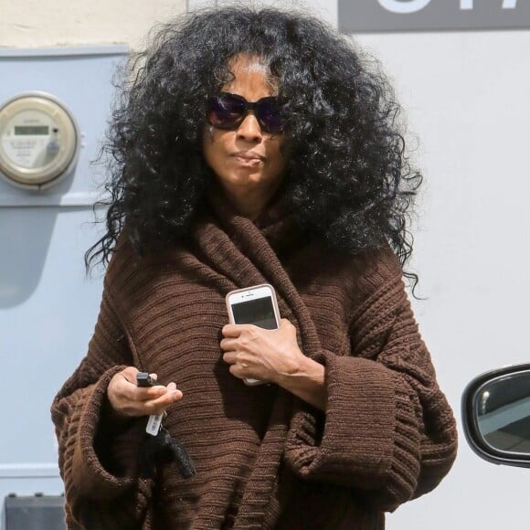 Exclusif - Diana Ross va faire du shopping chez Dior à Beverly Hills le 11 avril 2019.