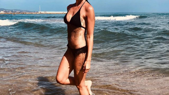 Sylvie Tellier en bikini en Espagne : elle rayonne sans maquillage