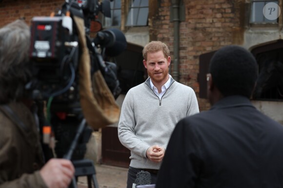 Le prince Harry, duc de Sussex, annonce à la presse la naissance de son fils à 5h26 ce lundi 6 mai 2019