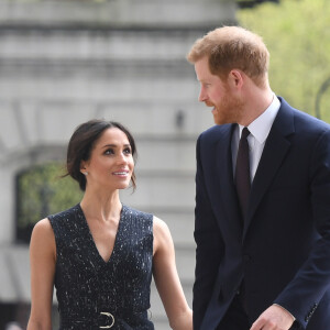 Meghan Markle et le prince Harry à leur arrivée à la cérémonie de commémoration du 25ème anniversaire de l'assassinat de Stephen Lawrence en l'église St Martin-in-the-Fields à Londres. Le 23 avril 2018