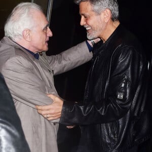 George Clooney parle à Radioman alors qu'il quitte la conférence pour sa nouvelle série Hulu Catch 22 au DGA Theater à New York, le 1er mai 2019.