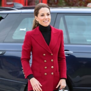 Le prince William, duc de Cambridge, et Catherine (Kate) Middleton, duchesse de Cambridge, sont initiés au processus de fabrication du sel, de la récolte manuelle à l'emballage lors de la visite de la fabrique de sel Halen Môn Anglesey Sea Salt. le 8 mai 2019.