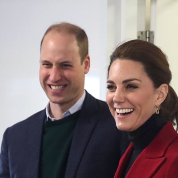 Le prince William, duc de Cambridge, et Catherine (Kate) Middleton, duchesse de Cambridge, sont initiés au processus de fabrication du sel, de la récolte manuelle à l'emballage lors de la visite de la fabrique de sel Halen Môn Anglesey Sea Salt. le 8 mai 2019.