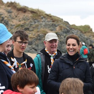Le prince William, duc de Cambridge, et Catherine (Kate) Middleton, duchesse de Cambridge, se sont rendus dans le Nord du Pays de Galles pour rencontrer des particuliers et des organisations de la région afin d'apprendre plus sur leurs efforts pour prendre soin de leurs communautés et protéger l'environnement naturel. Newborough Beach, Anglesey, le 8 mai 2019.