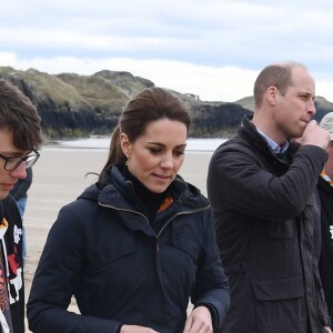 Le prince William, duc de Cambridge, et Catherine (Kate) Middleton, duchesse de Cambridge, se sont rendus dans le Nord du Pays de Galles pour rencontrer des particuliers et des organisations de la région afin d'apprendre plus sur leurs efforts pour prendre soin de leurs communautés et protéger l'environnement naturel. Newborough Beach, Anglesey, le 8 mai 2019.