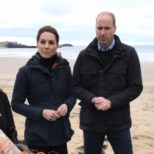 Le prince William, duc de Cambridge, et Catherine (Kate) Middleton, duchesse de Cambridge, se sont rendus dans le Nord du Pays de Galles pour rencontrer des particuliers et des organisations de la région afin d'apprendre plus sur leurs efforts pour prendre soin de leurs communautés et protéger l'environnement naturel. Newborough Beach, Anglesey, le 8 mai 2019.