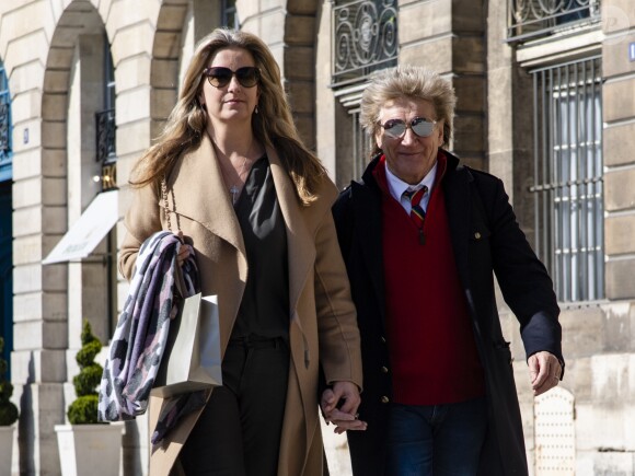Rod Stewart et sa femme Penny Lancaster sont allés faire des achats dans la bijouterie Dary's et se rendent à l'hôtel Ritz à Paris, France, le 26 mars 2019.