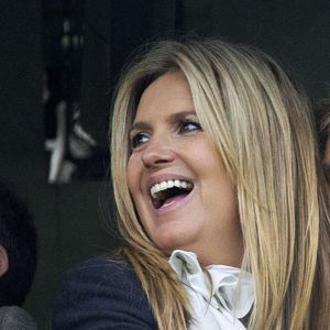 Rod Stewart très amoureux de sa femme Penny en regardant la course "Stayers Hurdle Race" lors du festival de Cheltenham 14 mars 2019.