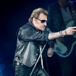 Exclusif - Johnny Hallyday sur scène lors de son premier concert, à Nîmes le 2 juillet 2015.