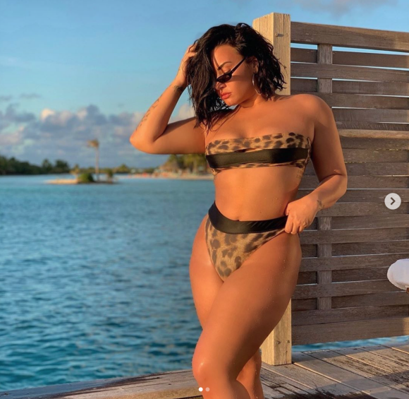 Demi Lovato en vacances à Bora Bora. Mai 2019.