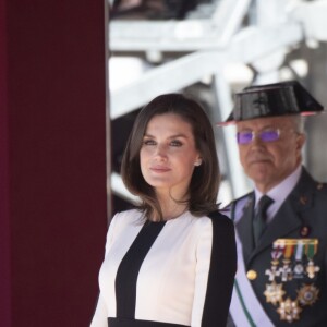 La reine Letizia d'Espagne lors de la parade du 175e anniversaire de la garde civile espagnole au palais royal à Madrid le 13 mai 2019