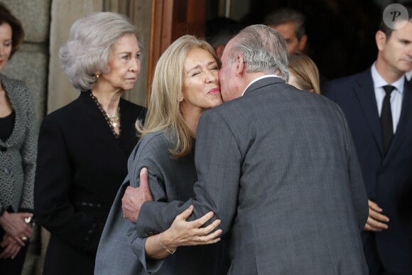 Le roi Juan Carlos Ier et la reine Sofia d'Espagne se sont recueillis le 10 mai 2019 à la chapelle ardente installée au Parlement à Madrid suite à la mort de l'homme politique Alfredo Perez Rubalcaba.