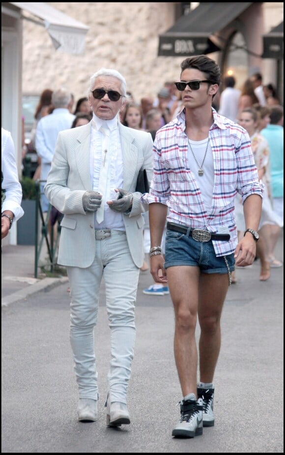 Karl Lagerfeld et Baptiste Giabiconi à Saint-Tropez. Août 2010.