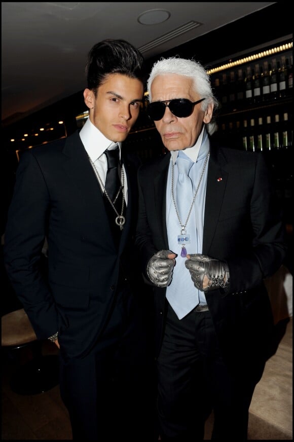 Baptiste Giabiconi et Karl Lagerfeld à Paris. Juin 2010.