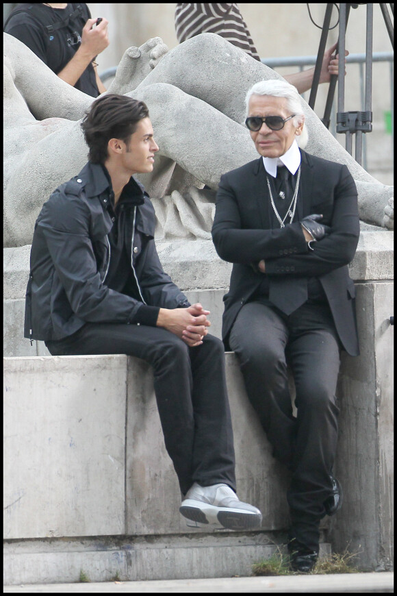 Baptiste Giabiconi et Karl Lagerfeld à Paris. Septembre 2010.