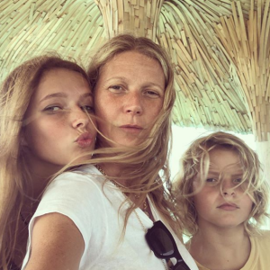 Gwyneth Paltrow célèbre la fête des Mères américaine le 12 mai 2019 avec ses enfants, Apple et Moses.