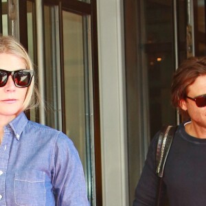 Exclusif - Gwyneth Paltrow et son mari Brad Falchuk à la sortie de l'hôtel Mark à New York le 7 mai 2019.