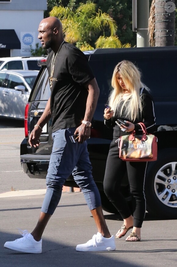 Exclusif - Lamar Odom est allé déjeuner avec une mystérieuse inconnue à Los Angeles, le 17 mai 2018  For germany call for price Exclusive - Lamar Odom enjoys a day out with a mystery woman. The duo are seen grabbing a bite to eat together before hopping into Lamar's ride. 17th may 201817/05/2018 - Los Angeles