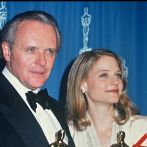 Anthony Hopkins et Jodie Foster, sacrés meilleur acteur et meilleure actrice pour "Le Silence des agneaux", à Los Angeles le 30 mars 1992.