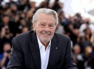 Alain Delon : Tout souriant malgré la polémique pour recevoir son prix à Cannes