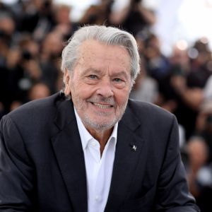 Photocall de la Palme d'or d'honneur à Alain Delon lors du 72ème Festival International du film de Cannes. Le 19 mai 2019 © Jacovides-Moreau / Bestimage