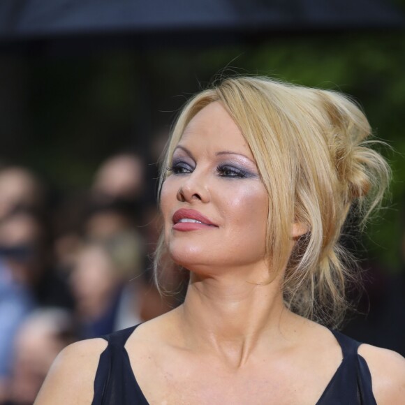 Pamela Anderson arrive à la 28ème cérémonie des trophées UNFP (Union nationale des footballeurs professionnels) au Pavillon d'Armenonville à Paris, France, le 19 mai 2019.  Pamela Anderson arrives at the 28th edition of the UNFP (French National Professional Football players Union) trophy ceremony at Pavillon d'Armenonville, in Paris, France, on May 19, 2019.19/05/2019 - Paris