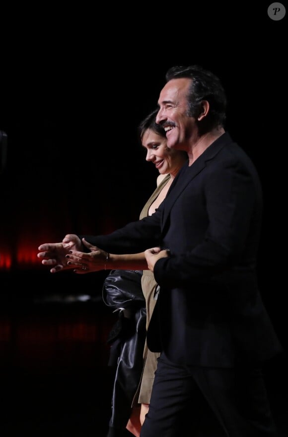 Jean Dujardin et sa femme Nathalie Péchalat - Cérémonie d'Ouverture de la 10ème édition du Festival Lumière à Lyon le 13 octobre 2018 © Dominique Jacovides / Bestimage  Opening ceremony of the 10 th Lumiere Festival (Film) in Lyon on 13/10/201813/10/2018 - Lyon