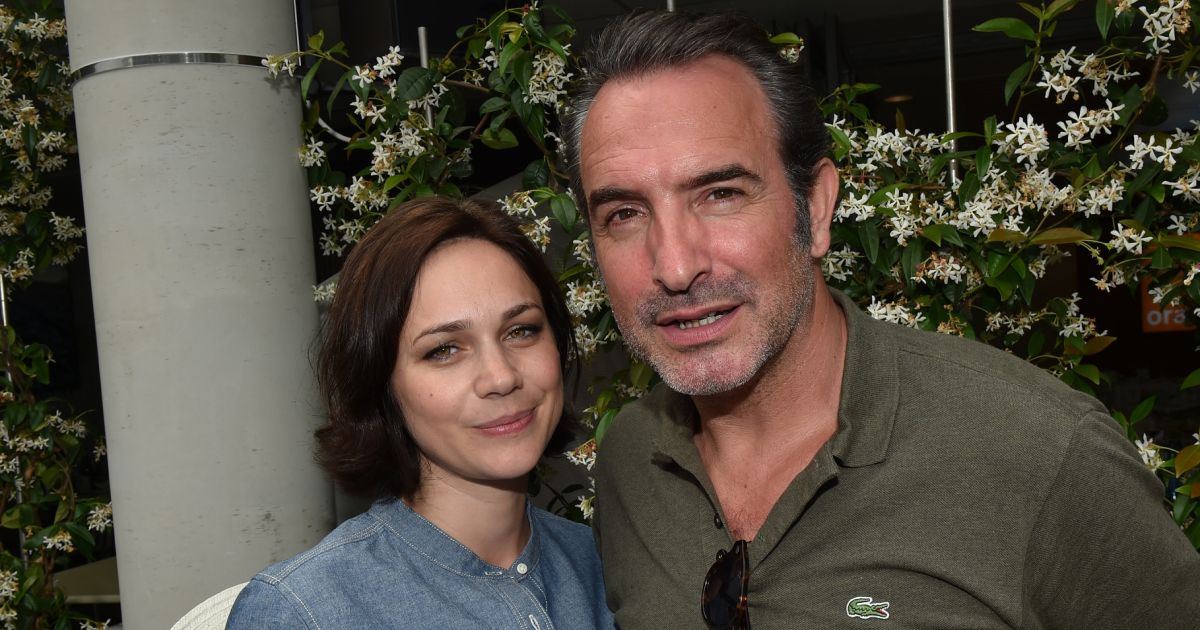 Jean Dujardin et sa femme Nathalie Péchalat au village lors des internationaux de France à ...