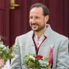 Le prince Haakon de Norvège et la princesse Mette-Marit le 17 mai 2019 devant la résidence royale de Skaugum à Asker pour les célébrations matinales de la Fête nationale norvégienne.