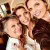 Sylvie Tellier : Rare photo complice avec ses soeurs et sa mère Sylvie Tellier : Rare photo complice avec ses soeurs et sa mère