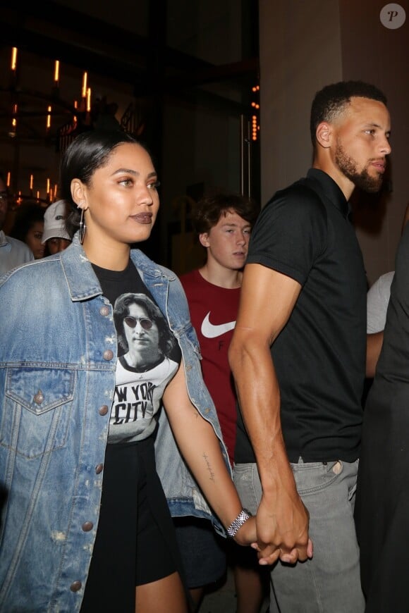 Stephen Curry et sa femme Ayesha Curry sortent d' une soirée à Los Angeles Le 16 Juin 2017 West Hollywood.