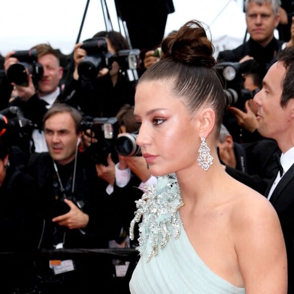 Adèle Exarchopoulos lors de la montée des marches du film Sibyl, au Festival de Cannes le 24 mai 2019