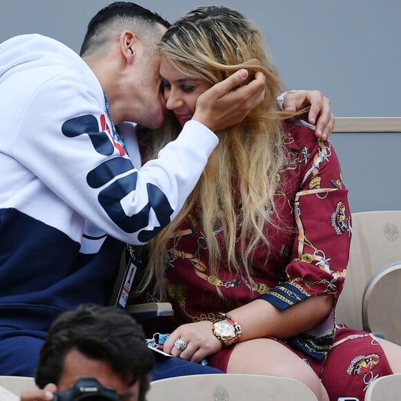 Exclusif - Marion Bartoli et son nouveau compagnon le joueur de football belge Yahya Boumediene s'embrassent dans les tribunes des Internationaux de France de Tennis de Roland Garros à Paris. 22 Mai 2019