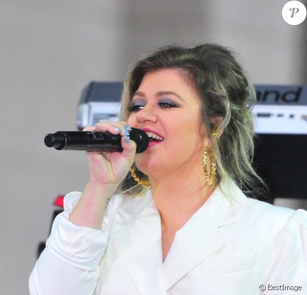 Kelly Clarkson sur le plateau de l'émission "NBC's Today" pour célébrer la "Journée internationale de la Fille" à New York, le 11 octobre 2018.