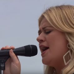Kelly Clarkson- YouTube- Hymne américain lors des 500 miles d'Indianapolis- Mai 2019.