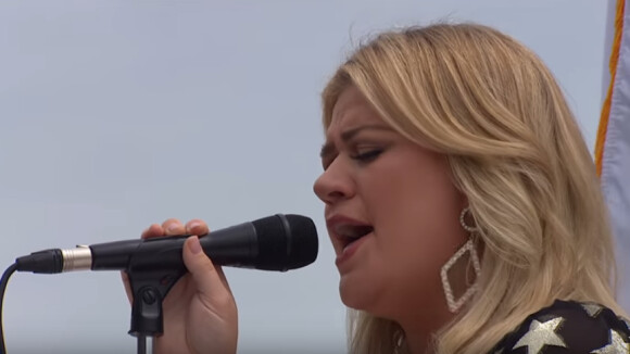 Kelly Clarkson- YouTube- Hymne américain lors des 500 miles d'Indianapolis- Mai 2019.