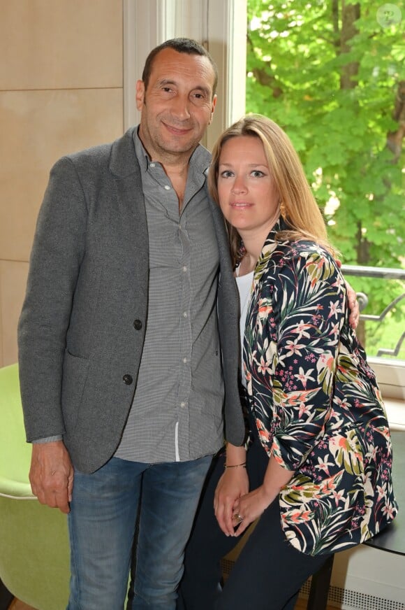 Semi-exclusif - Zinedine Soualem et sa compagne Caroline Faindt - Soirée de lancement de la ligne de fragance, Noème Paris au sein de la Cristal Room Chez Baccarat à Paris le 23 mai 2019. Baccarat lance sa première ligne de fragrances Noème Paris par la créatrice M.Bekkali. Au cours de cette soirée onirique et poétique, la marque a présenté cinq intensions aux travers desquelles les invités découvrent une lecture du parfum presque philosophique où l'imaginaire est un fil conducteur et désigne la marque comme un parfumeur indiscret. La créatrice est accompagnée du producteur de matières premières et d'essences naturelles