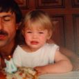 Caroline Receveur (lorsqu'elle avait 4 ans) avec son papa disparu, un cliché publié le 29 mai 2019.