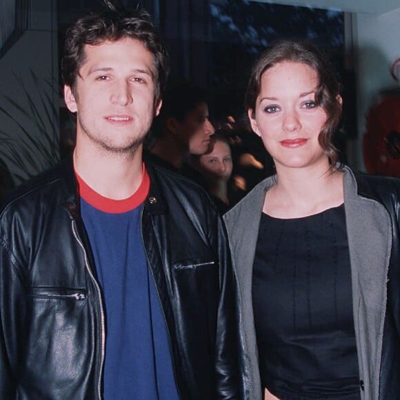 Guillaume Canet et Marion Cotillard à Paris, en 2002.