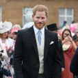 La reine Elisabeth II d Angleterre donne une garden party à Buckingham Palace en présence du prince Harry. Londres. Le 29 mai 2019.