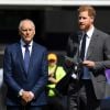 Le prince Harry, duc de Sussex et le président de la BCE, Colin Graves - Le prince Harry, duc de Sussex, assiste au match d'ouverture de la Coupe du monde de cricket ICC 2019 entre l'Angleterre et l'Afrique du Sud au stade 'The Oval' à Londres, le 29 mai 2019.
