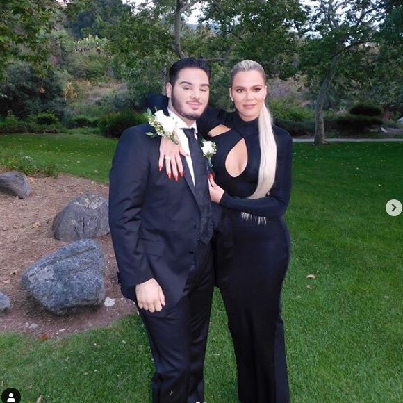 Narbeh pose pour la traditionnelle photo de couple avec Khloe Kardashian le 31 mai 2019.