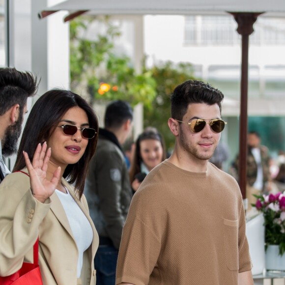 Priyanka Chopra et son mari Nick Jonas est devant l'hôtel Martinez lors du 72ème Festival International du Film de Cannes, le 19 mai 2019.