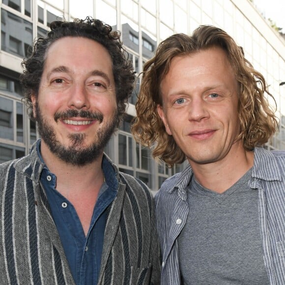 Guillaume Gallienne et Alex Lutz - Exposition d'Albert Koski "Rock Art" à la Galerie Laurent Godin à Paris le 3 juin 2019. © Coadic Guirec/Bestimage