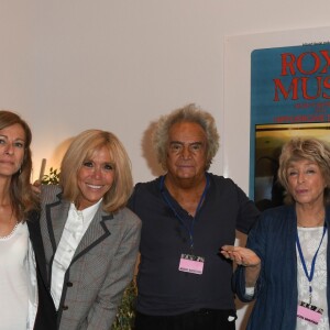 Elsa Zylberstein, Anne Gravoin, Brigitte Macron, Albert Koski, Danièle Thompson et Bernard Kouchner - Exposition d'Albert Koski "Rock Art" à la Galerie Laurent Godin à Paris le 3 juin 2019. © Coadic Guirec/Bestimage