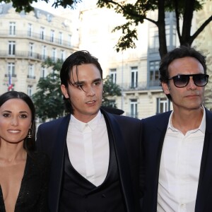 Anthony Delon avec son frère Alain-Fabien Delon et sa compagne Capucine Anav aux arrivées de la 10ème édition du "Global Gift Gala" à l'hôtel Four Seasons George V à Paris, le 3 juin 2019. © Denis Guignebourg/Bestimage