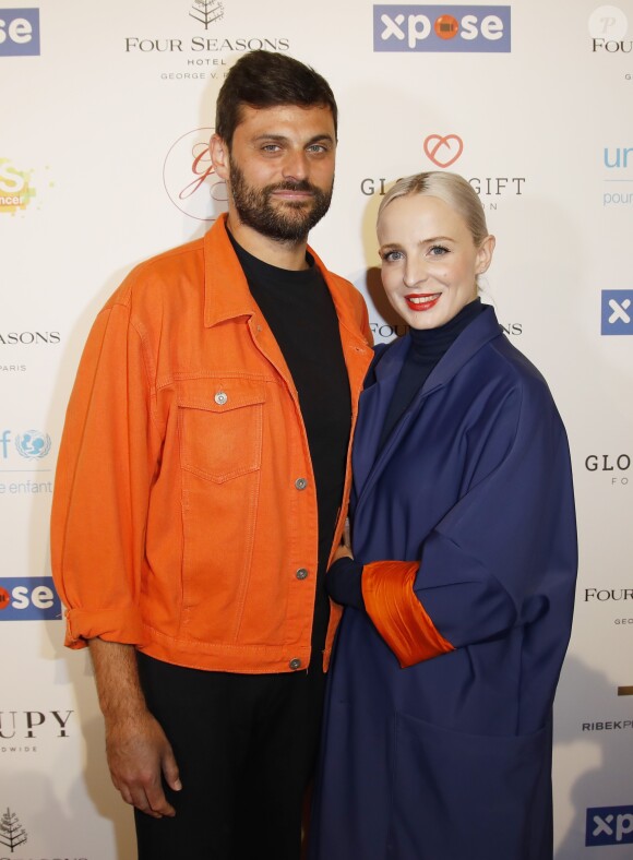 Madame Monsieur (Emilie Satt, Jean-Karl Lucas) au photocall de la 10ème édition du "Global Gift Gala" à l'hôtel Four Seasons George V à Paris, le 3 juin 2019. © Marc Ausset-Lacroix/Bestimage