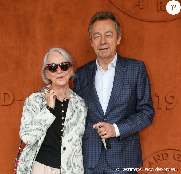 Michel Denisot et sa femme Martine Patier dans le village lors des internationaux de tennis de Roland Garros à Paris, France, le 4 juin 2019. © Jacovides-Moreau/Bestimage